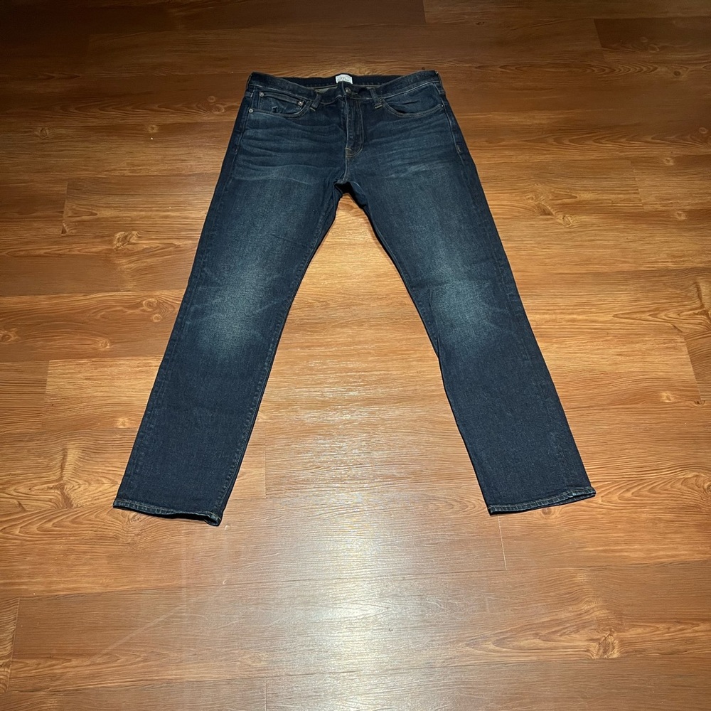J.crew 770 darn blue denim straight fit. Sz W34/32L